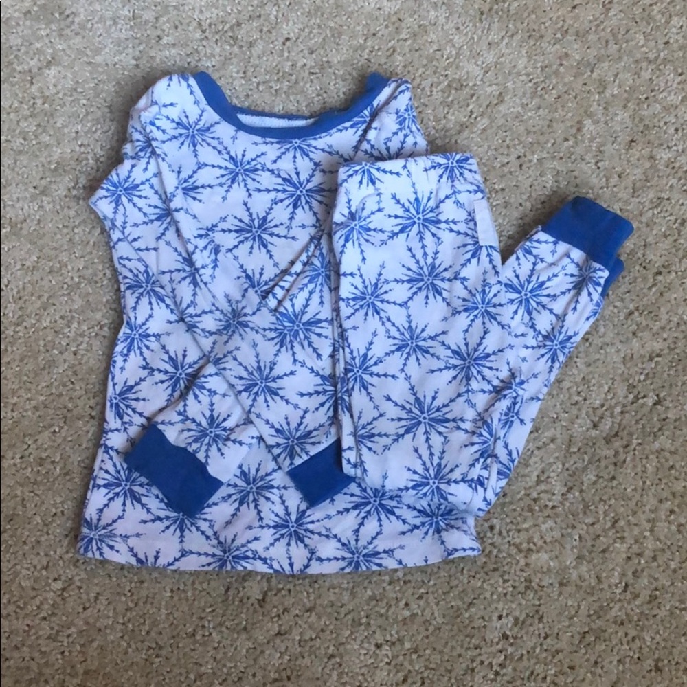 ❄️ Burt’s bees snowflake jammies ❄️